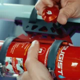 NRG Innovations Europe Roll bar fire extinguisher mount soporte extintor.